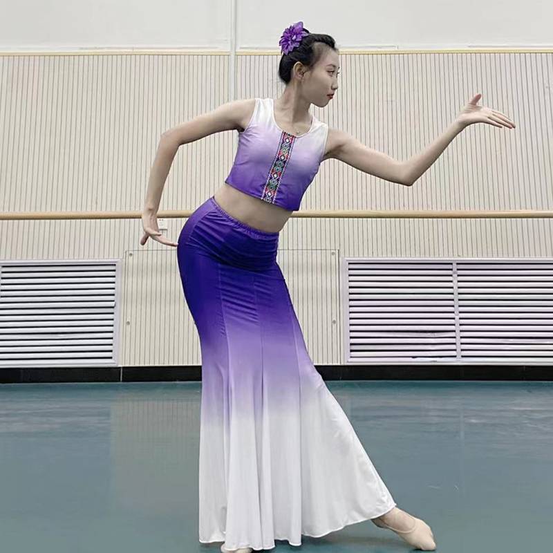The purple and white is eight 360-degree skirts with two shoulders
